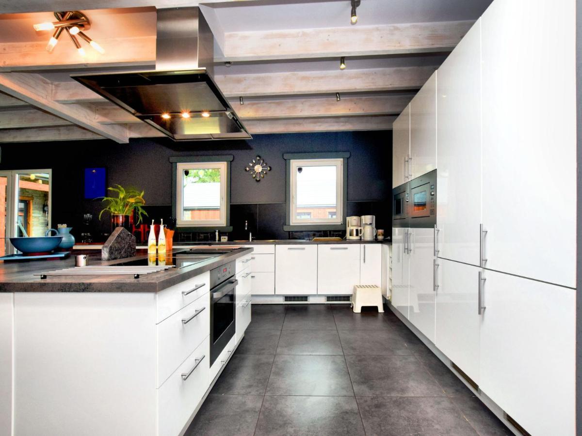 Beautiful Villa With Heated Outdoor Pool Manhay Exterior foto